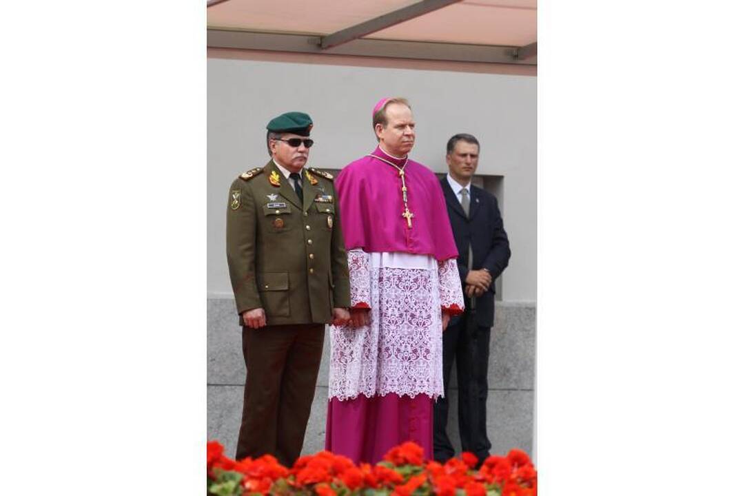 Arkivyskupas G. Grušas - kas jis? (biografija)