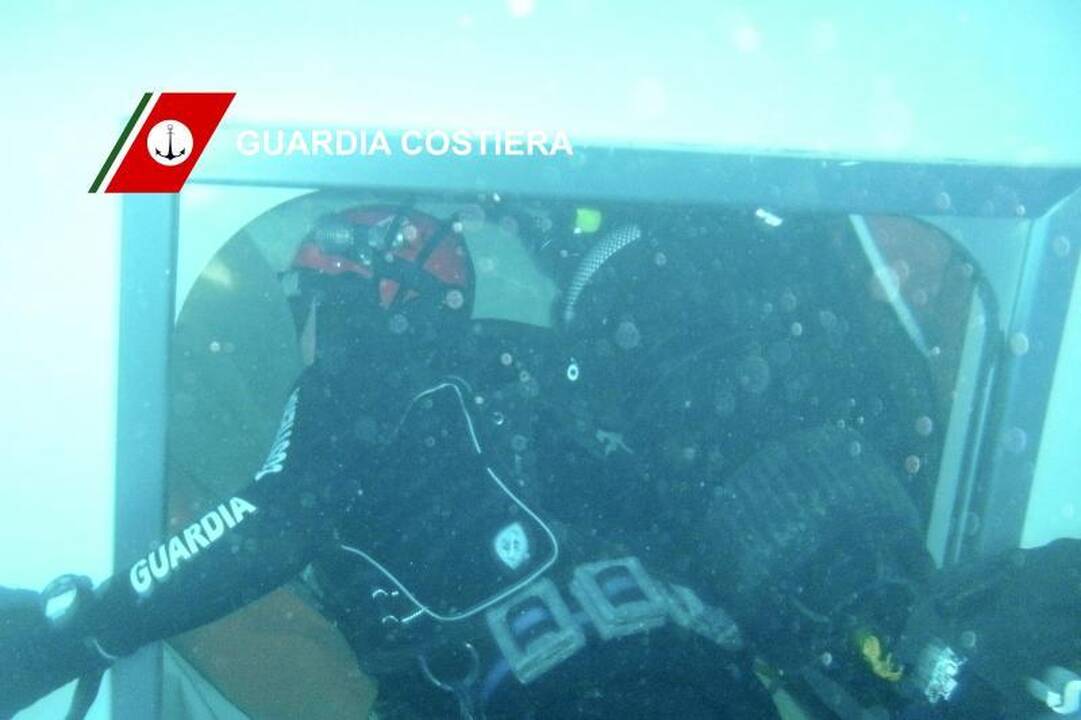 „Costa Concordia“ kapitonas pripažino pasukęs per vėlai