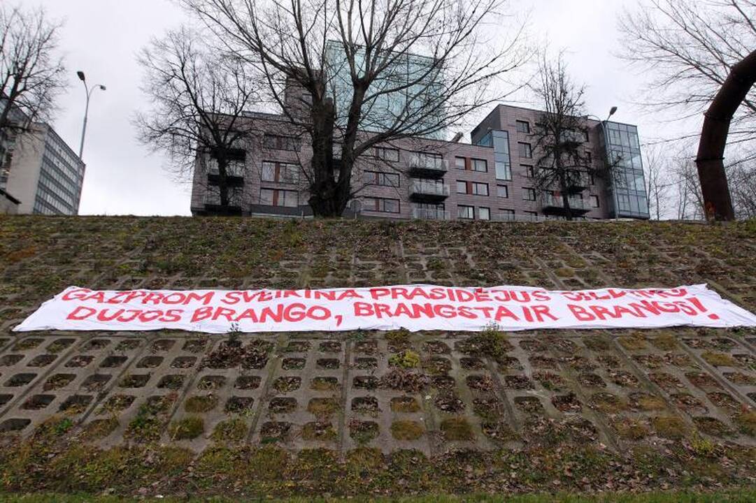 Neries krantinėje - linkėjimai prasidėjus šildymo sezonui