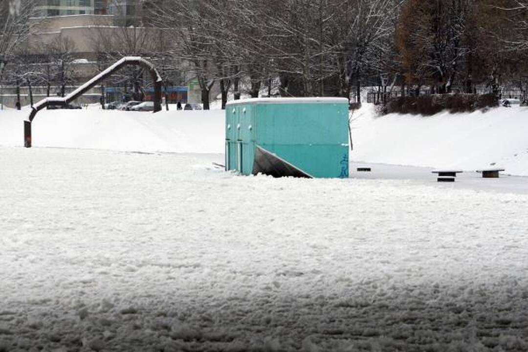 Neris Vilniuje pakilo 1,5 metro, ledai užklojo krantinę