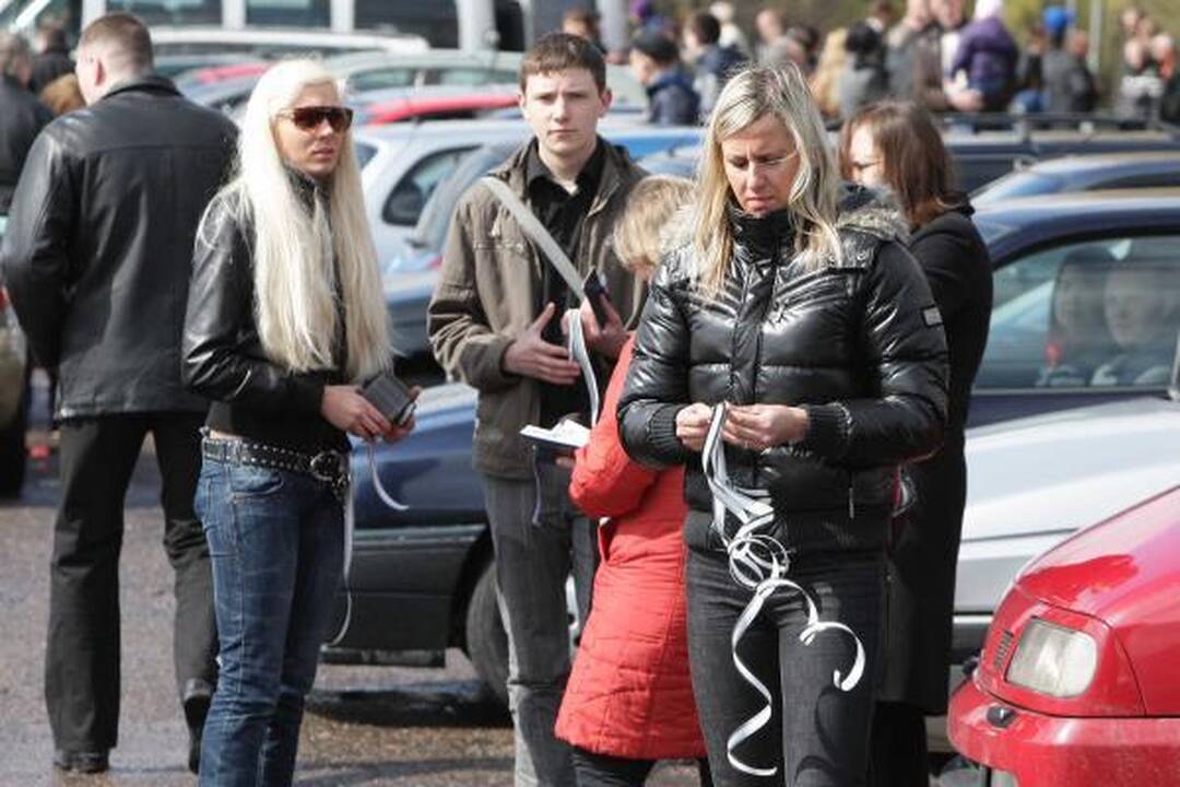 Automobilių kolona išlydint D.Kedį sudarė spūstis 