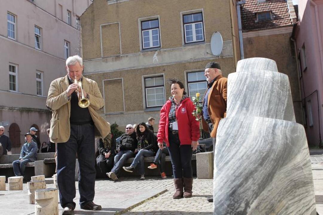 Džiazo festivalis miestui padovanojo skulptūrą