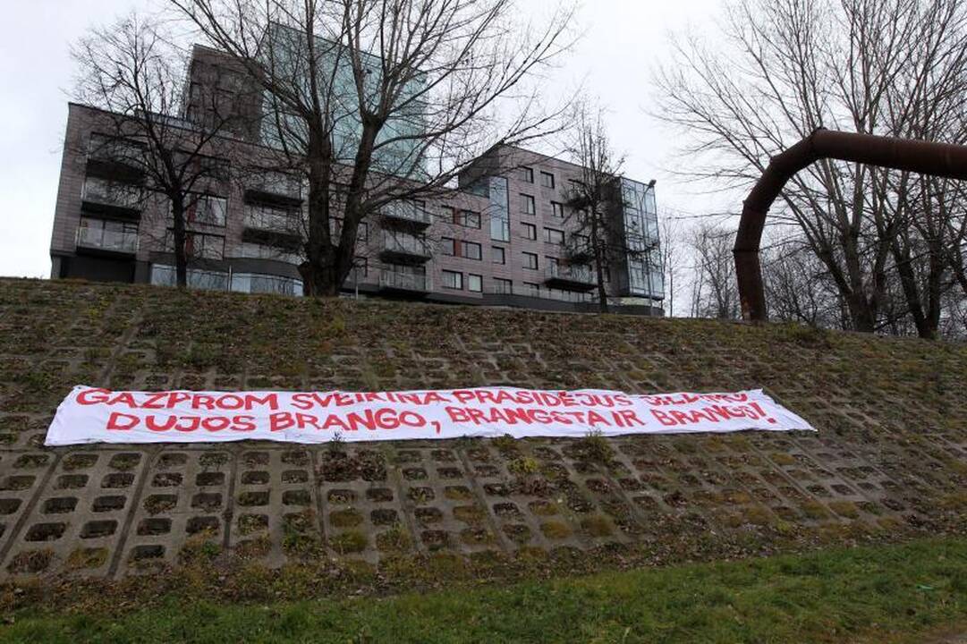 Neries krantinėje - linkėjimai prasidėjus šildymo sezonui