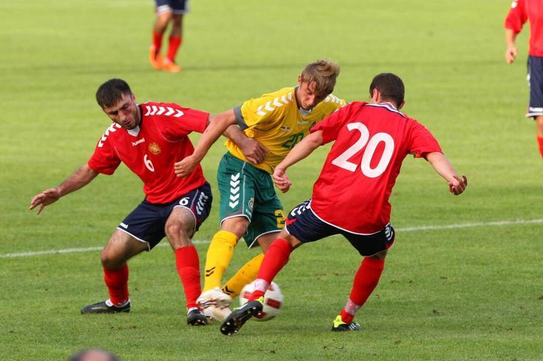 Lietuvos futbolininkai sutriuškino armėnus