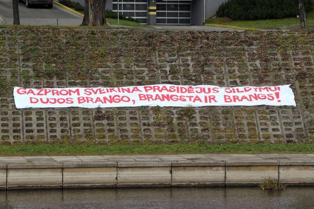 Neries krantinėje - linkėjimai prasidėjus šildymo sezonui