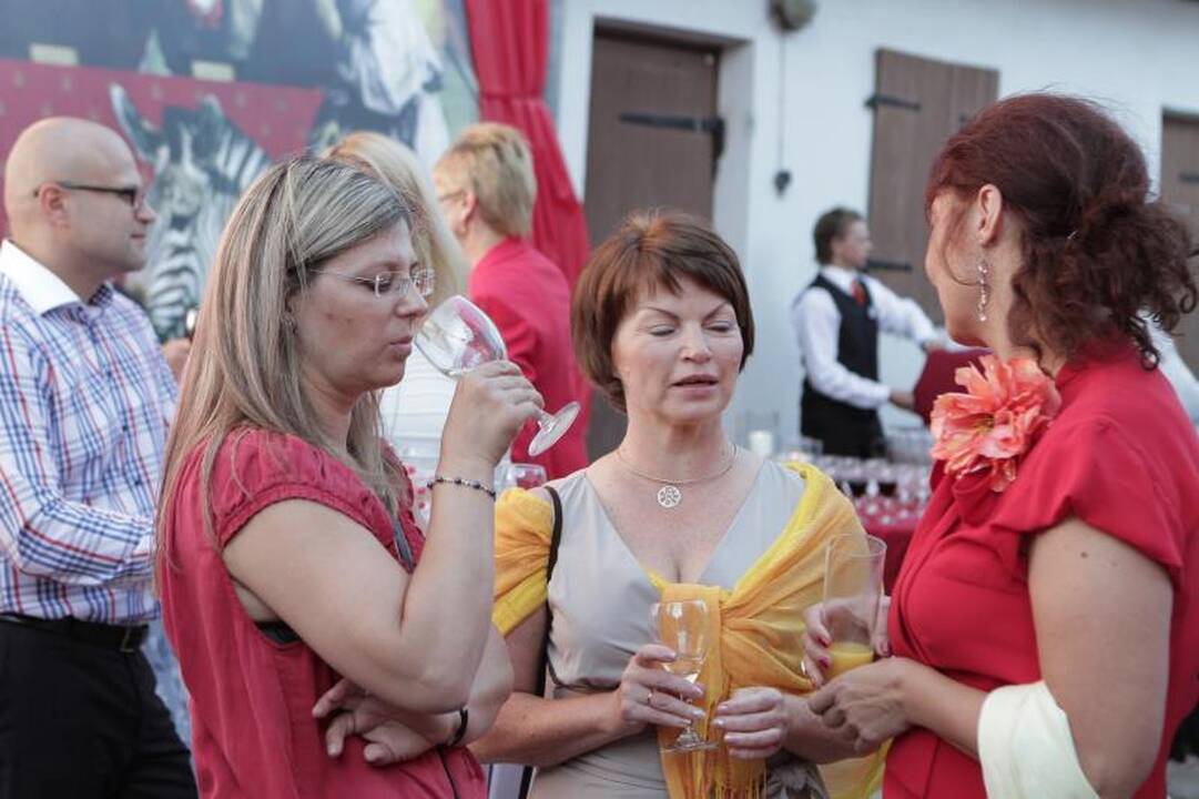 Iškilmingame Klaipėdos mero pokylyje – kepti paršeliai