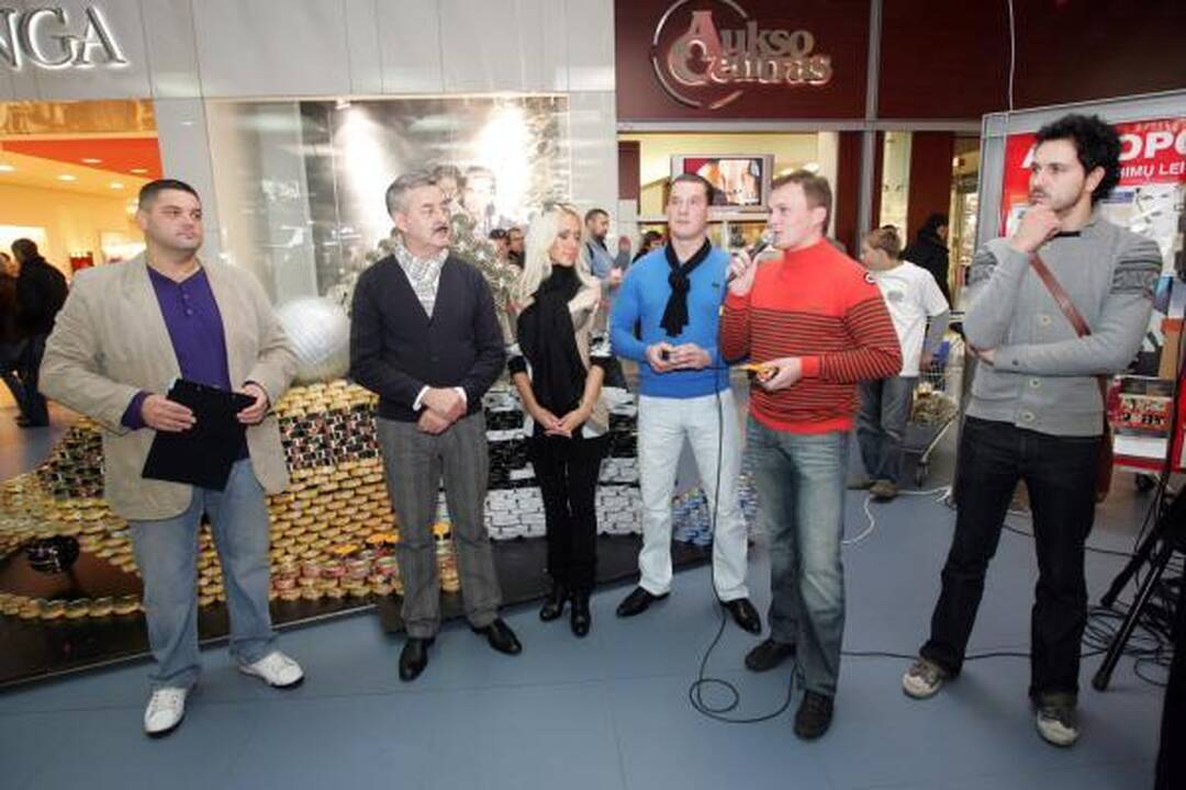 Skurdo problemas primins valgomos skulptūros