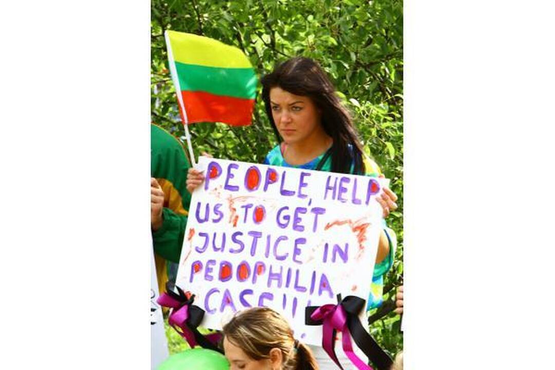 Dėl D.Kedžio dukters - protestai Lemonte, Dubline, Londone (papildyta 14.10 val.)