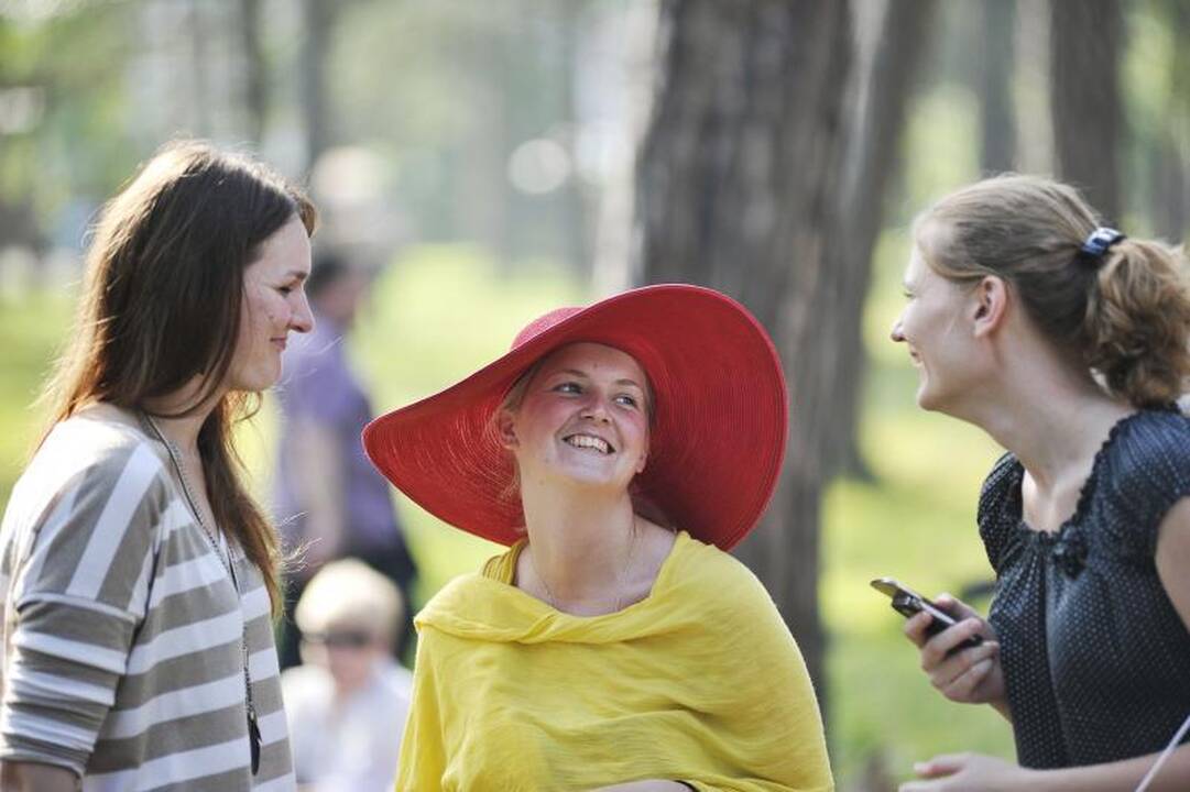 Karštis sutrikdė bardų festivalį Kulautuvoje