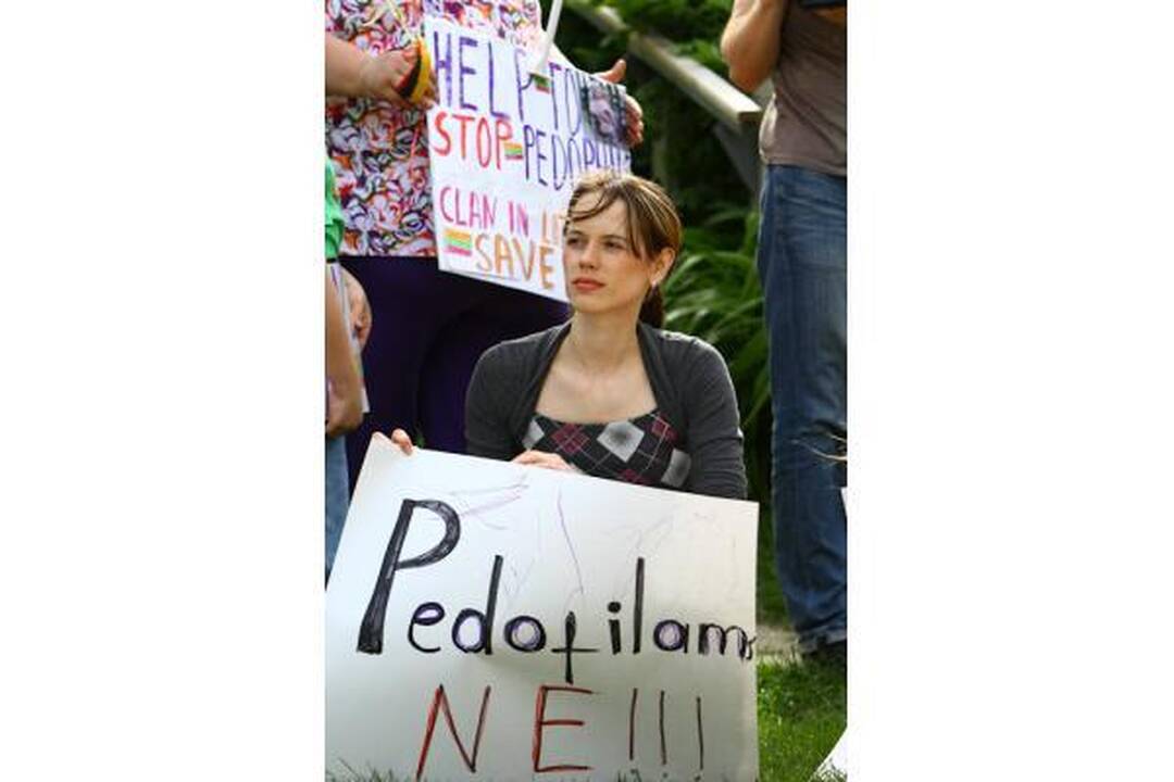 Dėl D.Kedžio dukters - protestai Lemonte, Dubline, Londone (papildyta 14.10 val.)