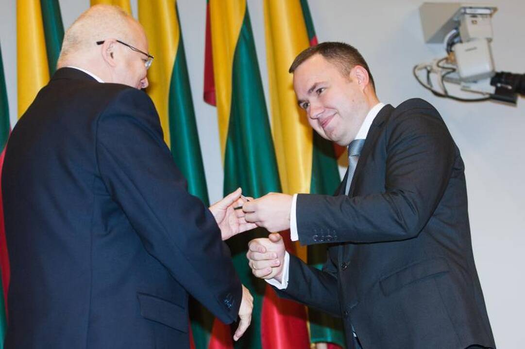 V. Uspaskichas neatsiėmė Seimo nario pažymėjimo