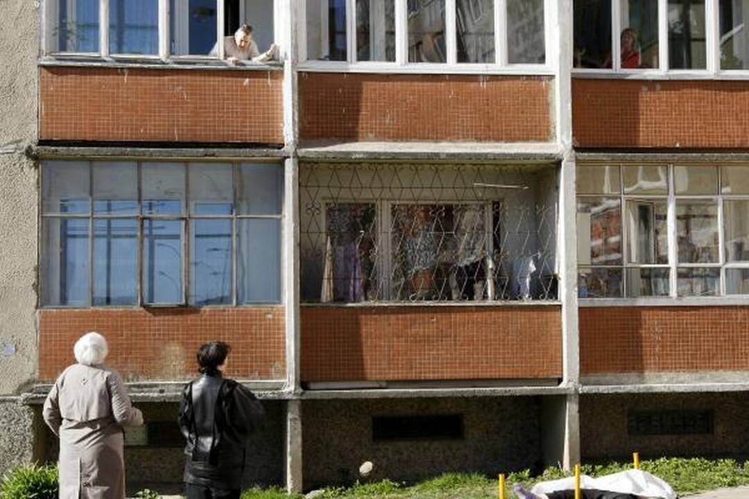 Klaipėdoje užsimušė iš devinto aukšto iššokusi moteris