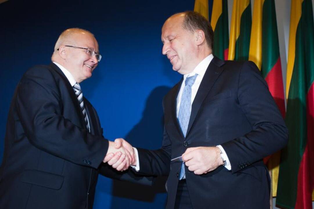 V. Uspaskichas neatsiėmė Seimo nario pažymėjimo