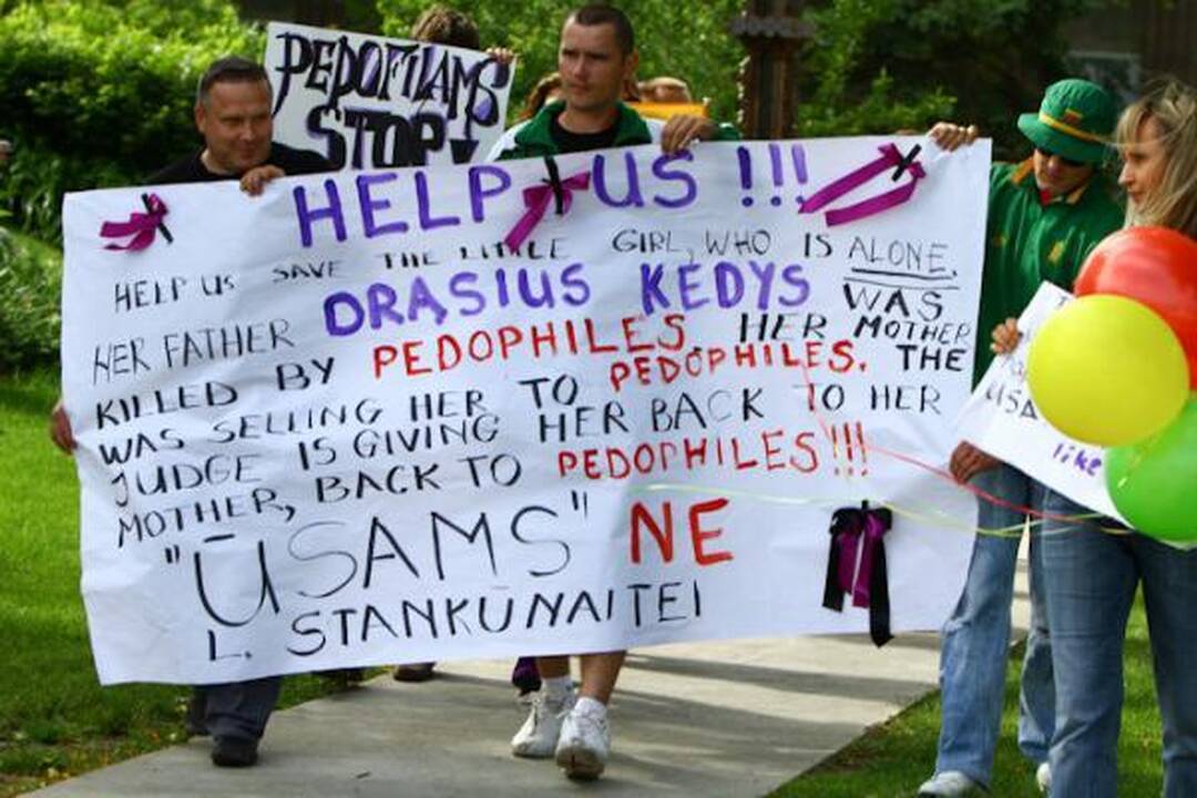 Dėl D.Kedžio dukters - protestai Lemonte, Dubline, Londone (papildyta 14.10 val.)