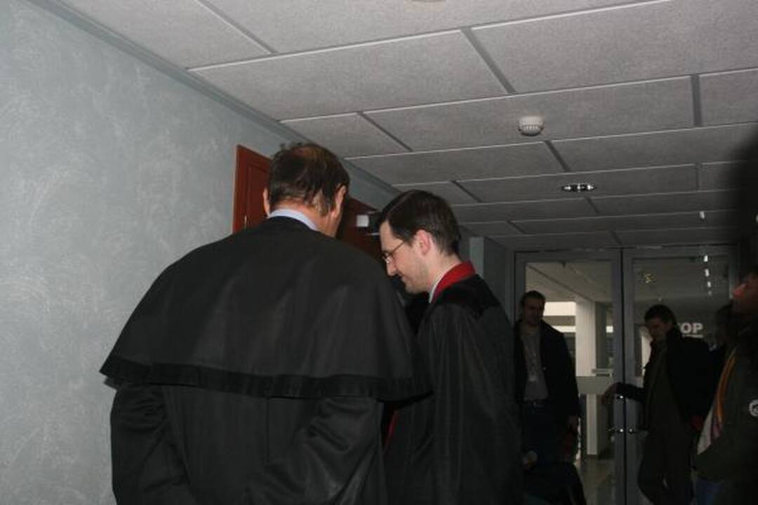 Viceministras A.Skikas už grotų praleis mažiausiai 14 parų (papildyta)