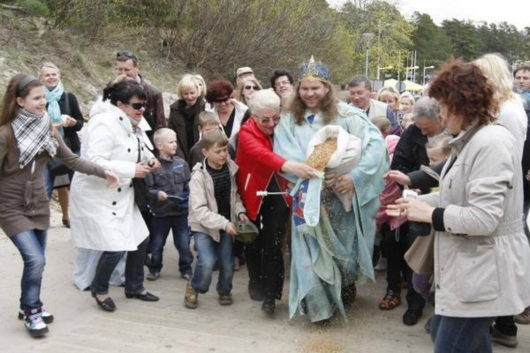 Palangoje sekmadienį lijo gintarais