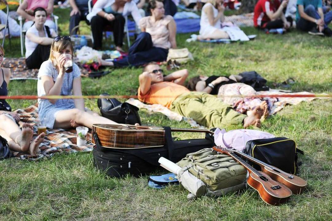 Karštis sutrikdė bardų festivalį Kulautuvoje