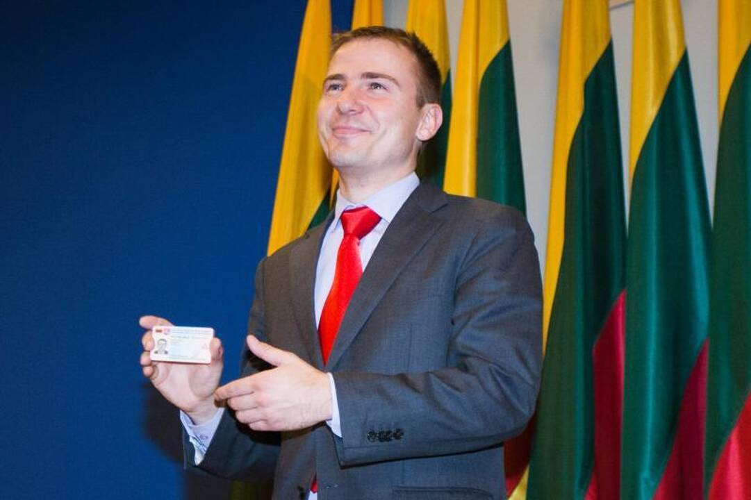 V. Uspaskichas neatsiėmė Seimo nario pažymėjimo