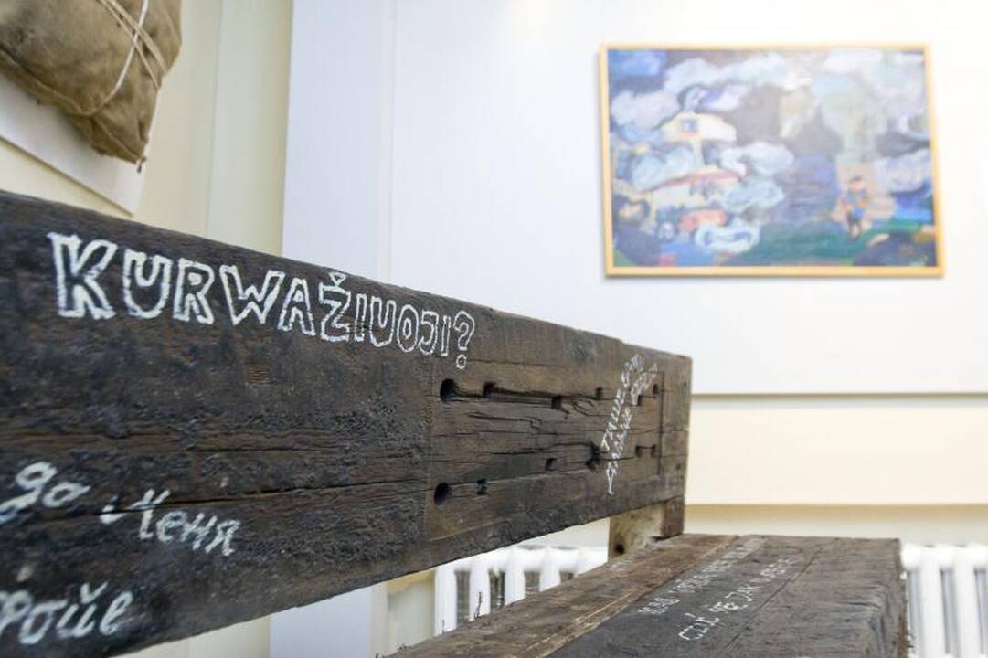 Skvarbus menininkų žvilgsnis – į geležinkelį