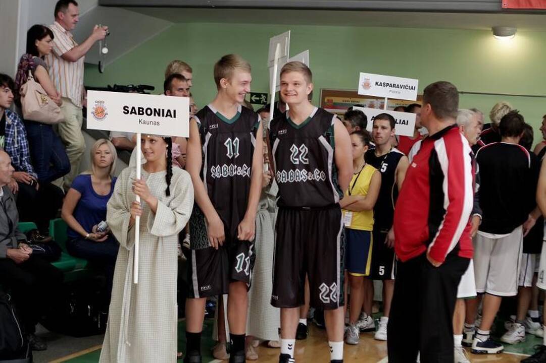 Krepšinio aikštelėje Klaipėdoje – Arvydas Sabonis 