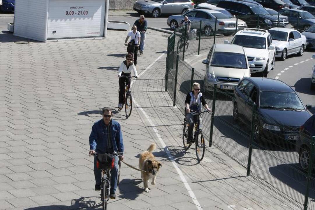 Į Smiltynę keliančiuose keltuose – apgultis