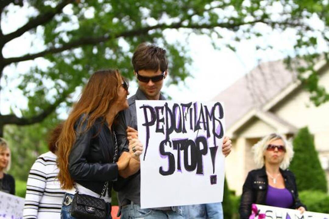 Dėl D.Kedžio dukters - protestai Lemonte, Dubline, Londone (papildyta 14.10 val.)