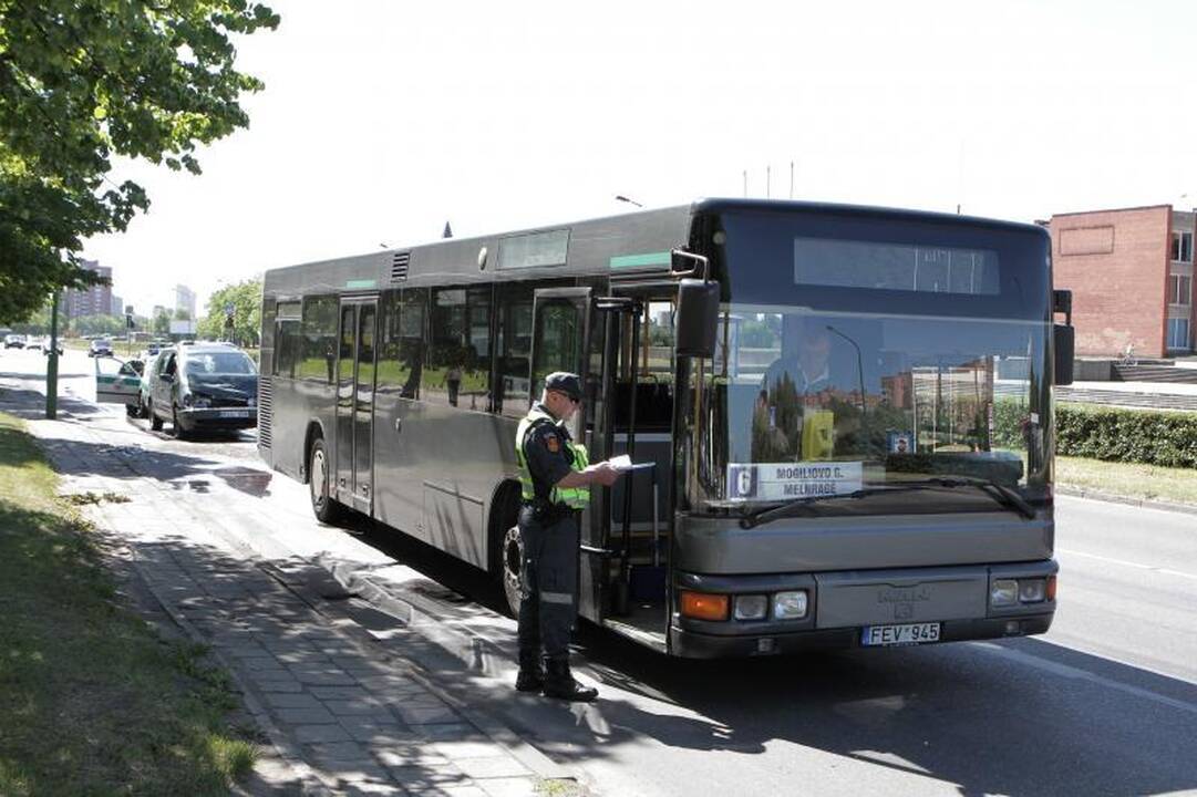Neblaivus klaipėdietis taranavo miesto autobusą