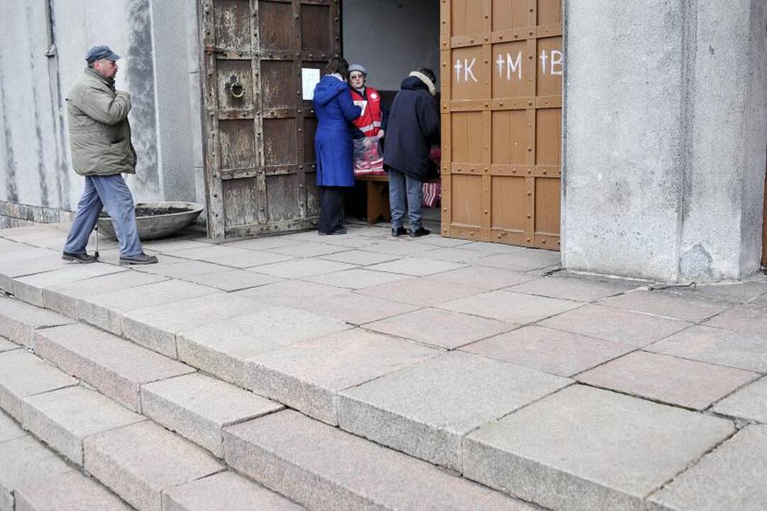 Parama maistu: vieniems – pasityčiojimas, kitiems – išsigelbėjimas