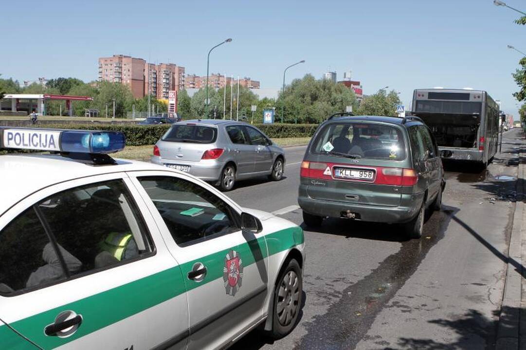 Neblaivus klaipėdietis taranavo miesto autobusą