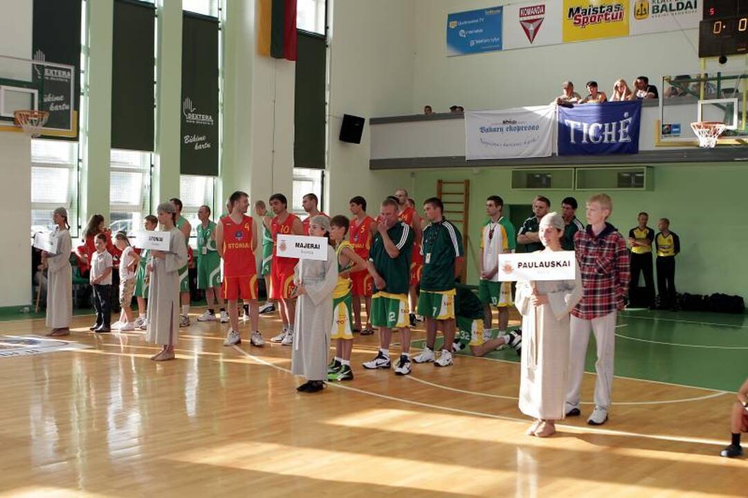 Krepšinio aikštelėje Klaipėdoje – Arvydas Sabonis 