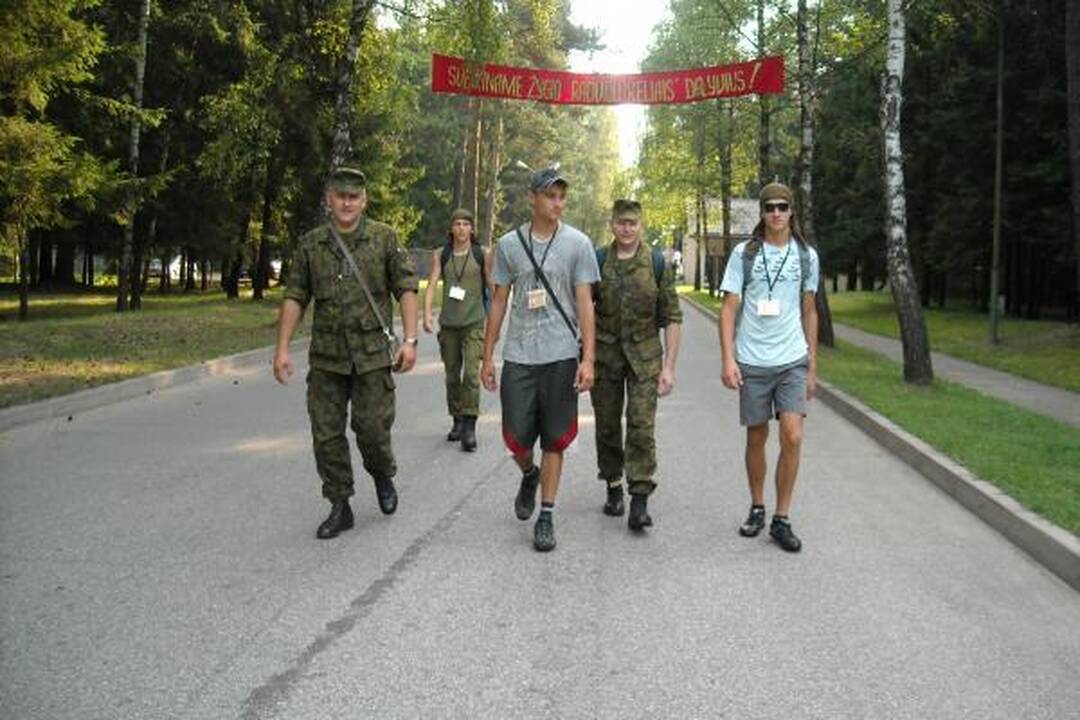 Prasidėjo 10-asis pėsčiųjų žygis „Radvilų keliais“