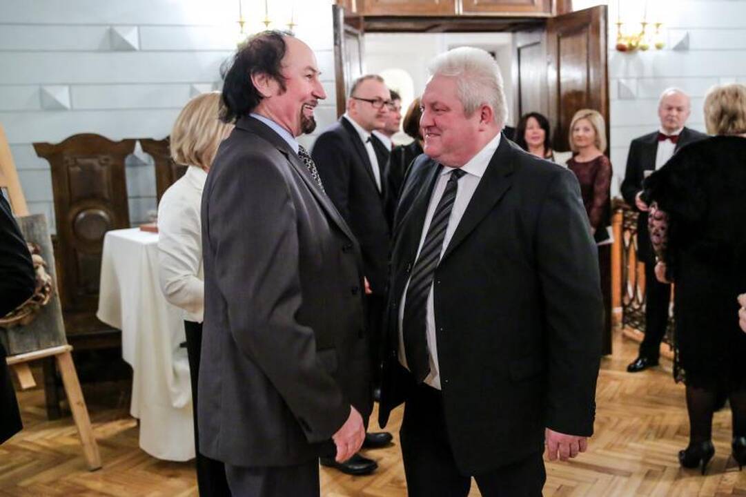 Sergantiems vaikams paaukota 100 tūkst. litų 