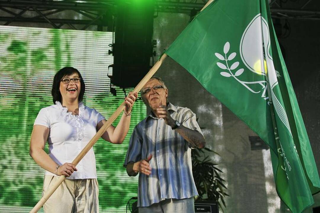 Karštis sutrikdė bardų festivalį Kulautuvoje