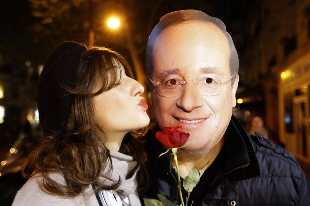 F.Hollande'as sveikina „kylantį judėjimą“ prieš griežtą taupymą
