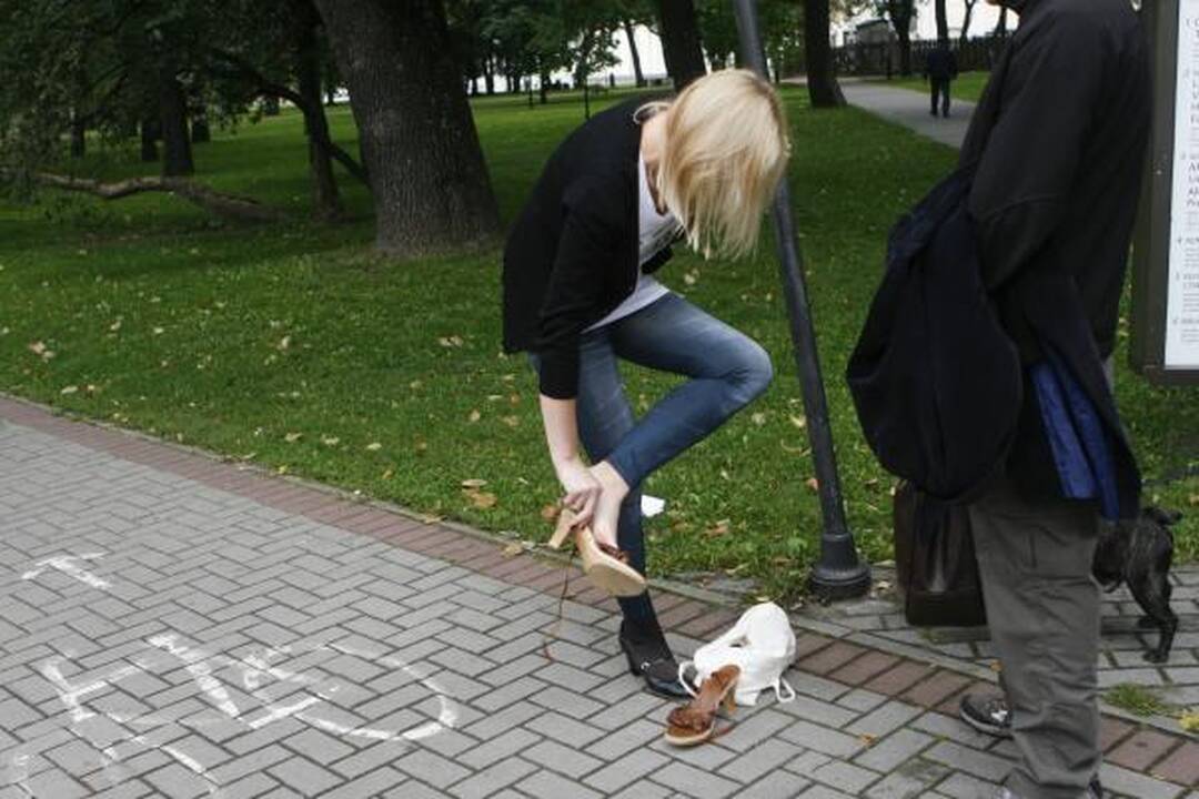 Bėgime su aukštakulniais nugalėjo vaikinas
