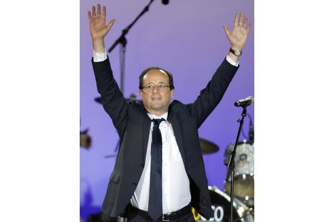 F.Hollande'as sveikina „kylantį judėjimą“ prieš griežtą taupymą