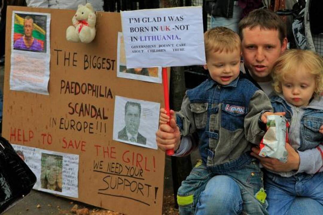 Dėl D.Kedžio dukters - protestai Lemonte, Dubline, Londone (papildyta 14.10 val.)