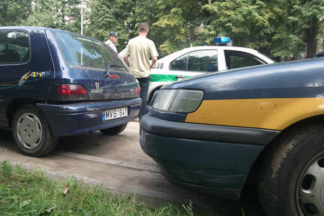 Sąmonę praradęs taksistas Vilniuje sukėlė avariją