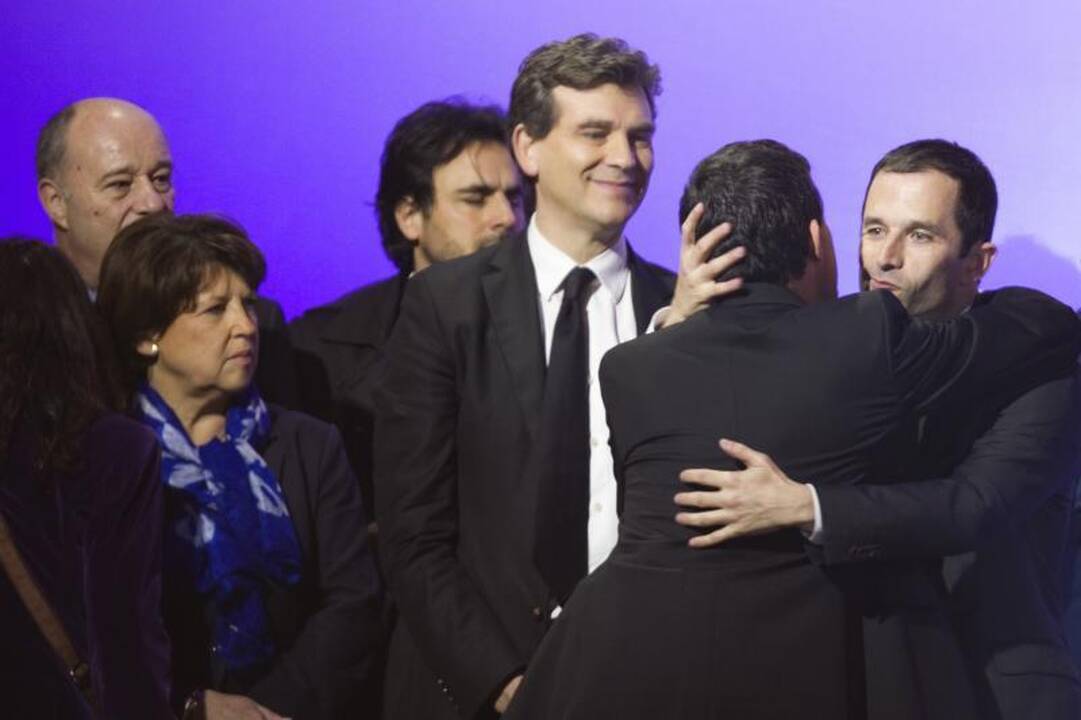 F.Hollande'as sveikina „kylantį judėjimą“ prieš griežtą taupymą