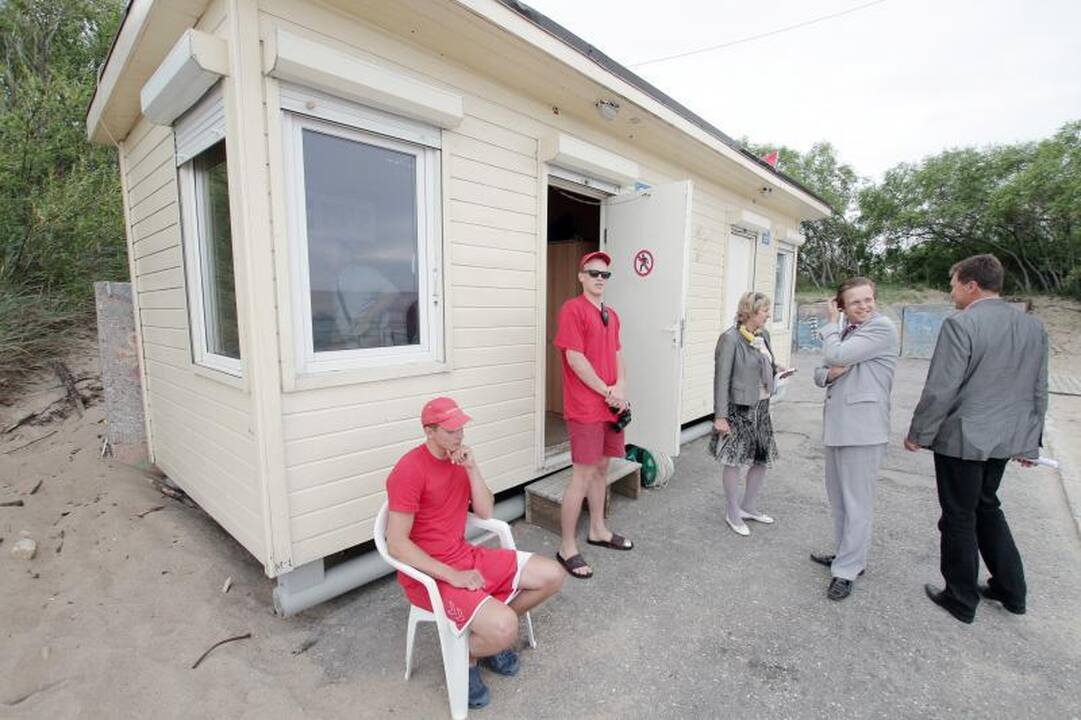 Klaipėdos valdžios vyrus šokiravo paplūdimio dušai