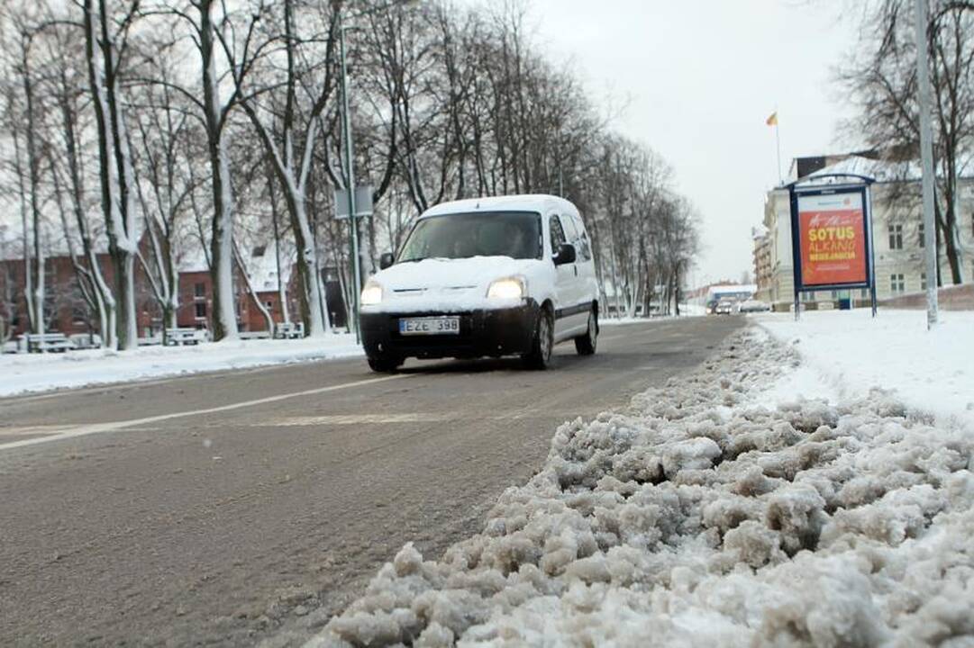 Klaipėdą padengė pirmasis žiemos sniegas 