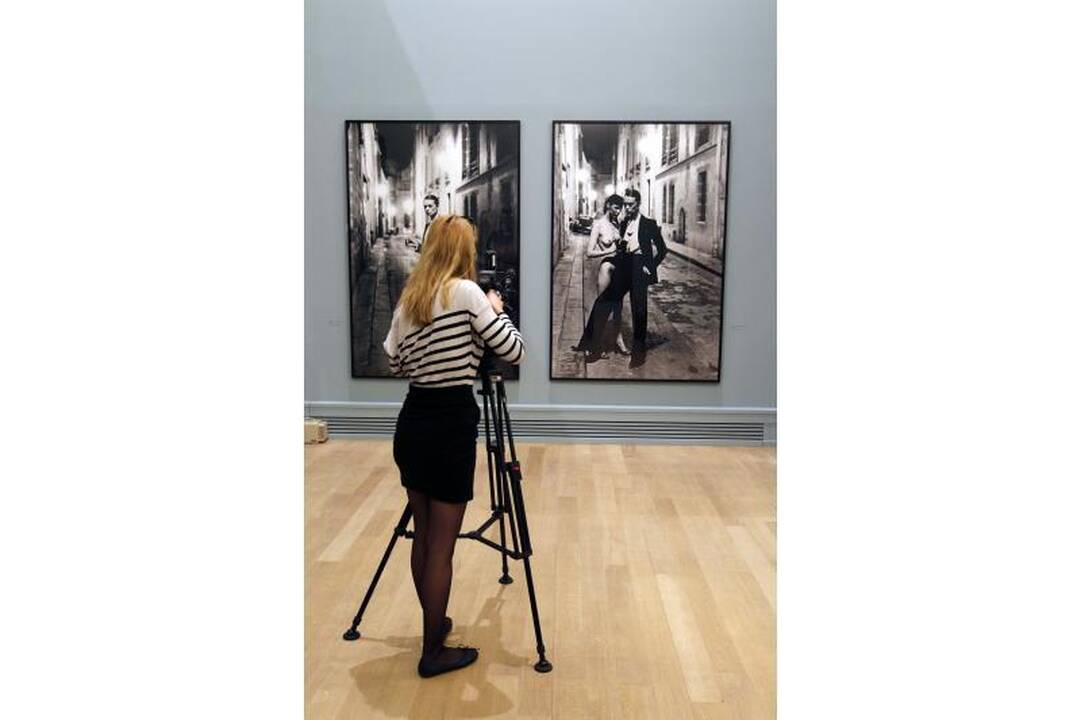 Paryžiuje atsidarė erotinės mados fotografijos paroda