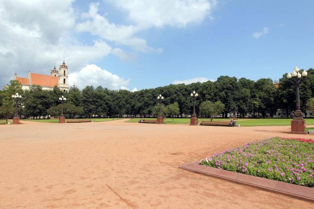 Atsinaujino Lukiškių aikštė