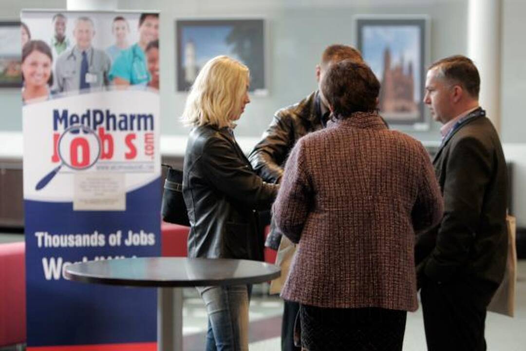 Dirbti užsienyje medikus viliojo pirmoji darbo kontaktų mugė