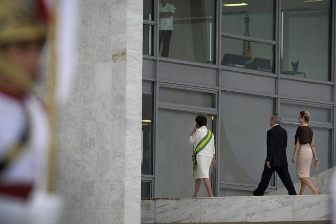 Brazilijos prezidentei konkuruoti tenka su buvusia manekene