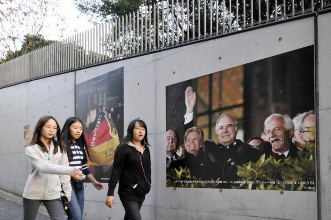Vokietija: švenčiamos Berlyno sienos griūties 20-osios metinės