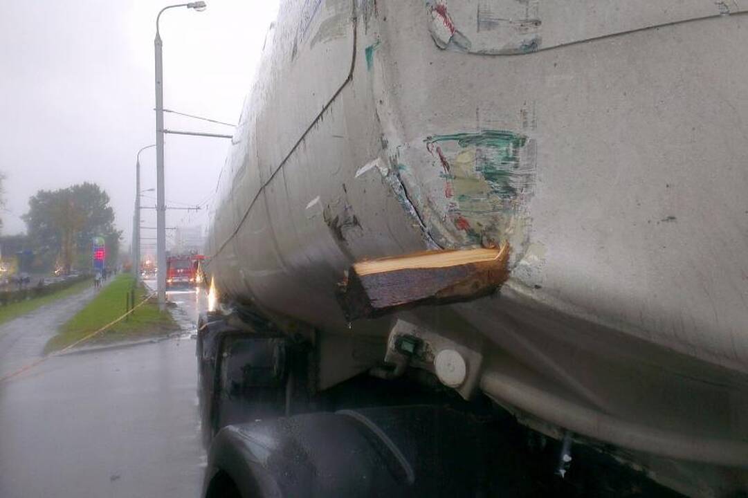 Per avariją išsiliejęs dyzelinas Nerimi nuplaukė iki Elektrėnų