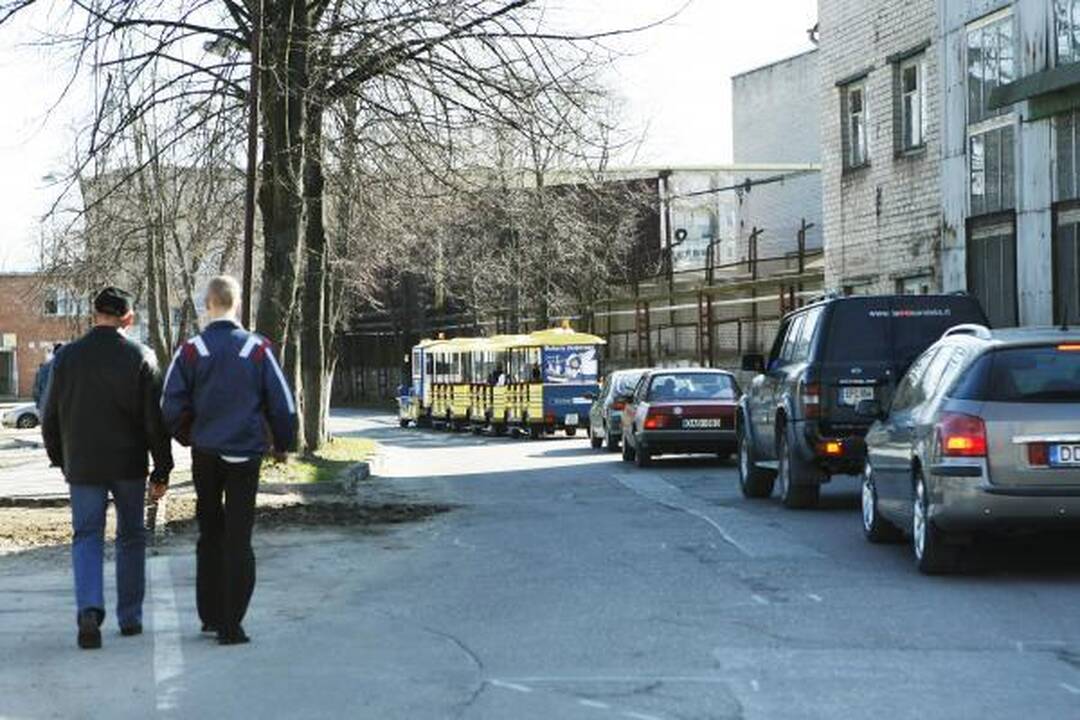 Traukinukas jau laukia Senosios perkėlos keleivių
