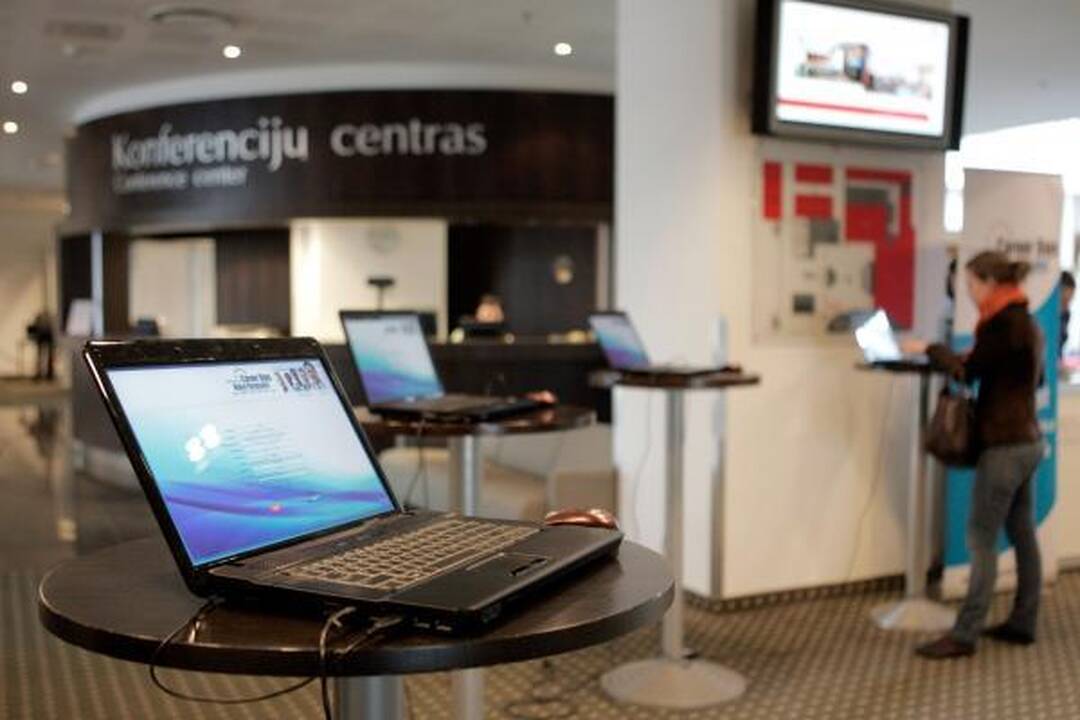 Dirbti užsienyje medikus viliojo pirmoji darbo kontaktų mugė