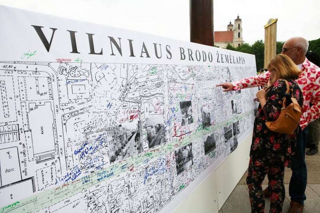 Brodo vaikai susirinko Lukiškių aikštėje